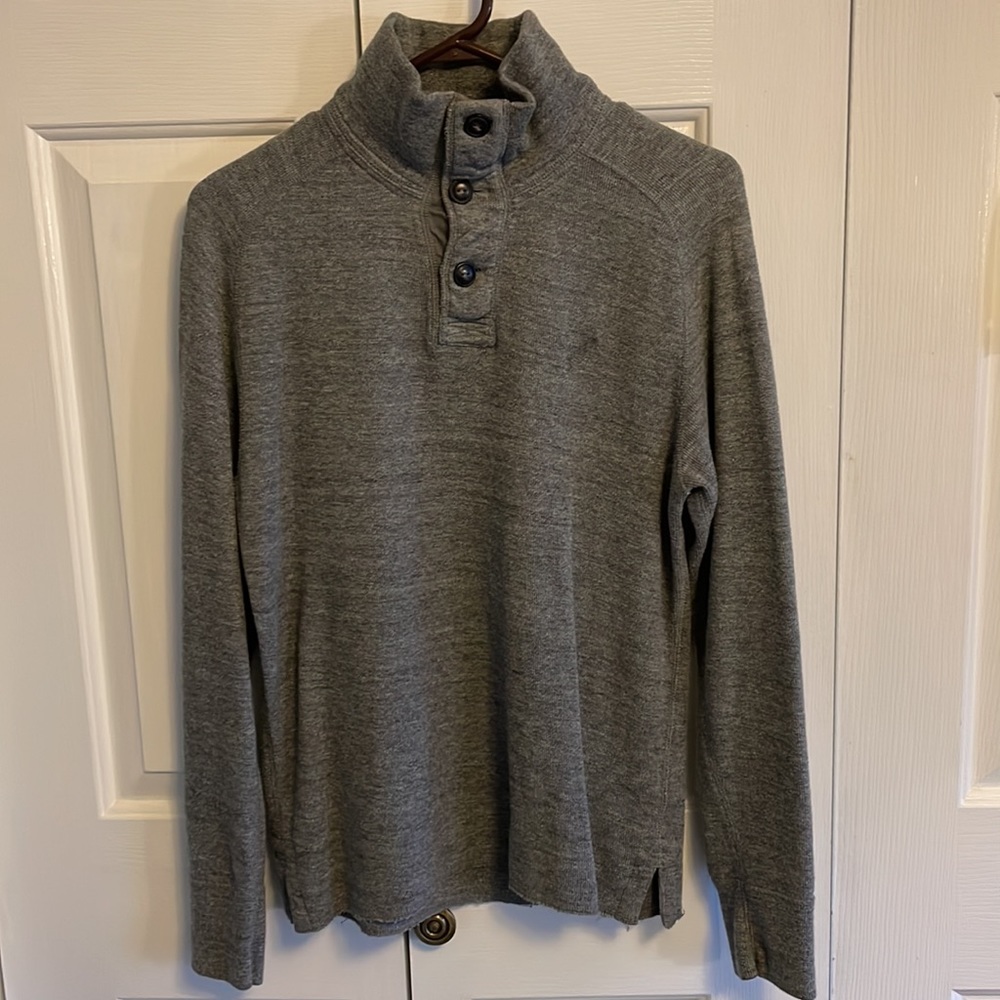 AEO sweater